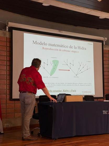 Charla académica sobre un modelo matemático