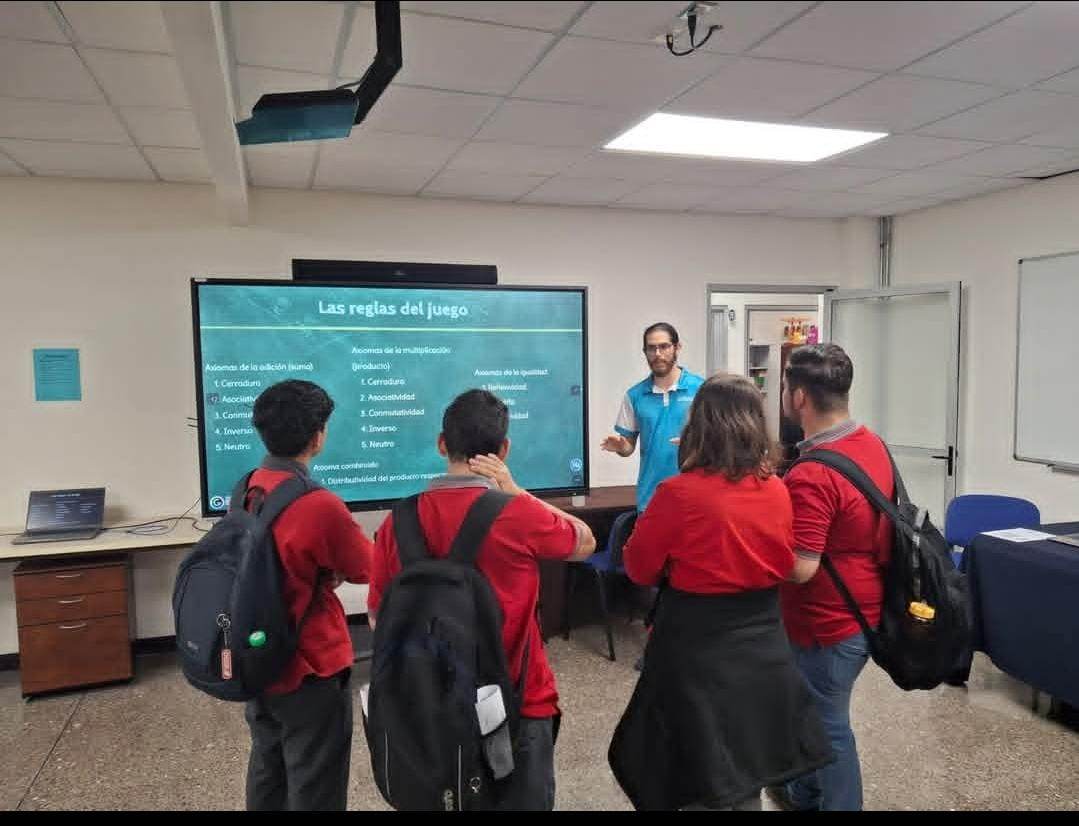 Taller de matemática de MATEC para estudiantes de colegio